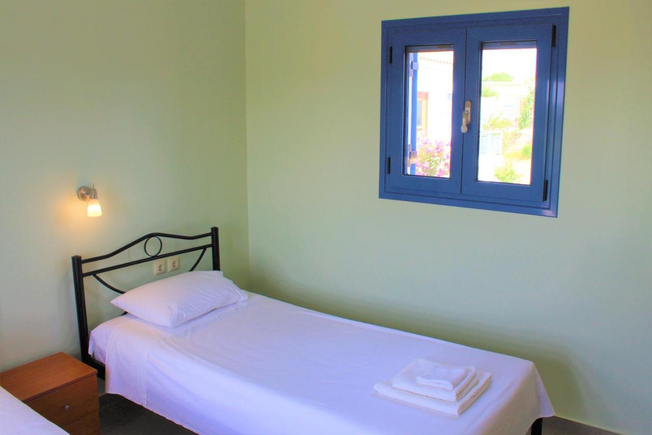Villa Stamna Farm à Romanos  Extérieur photo